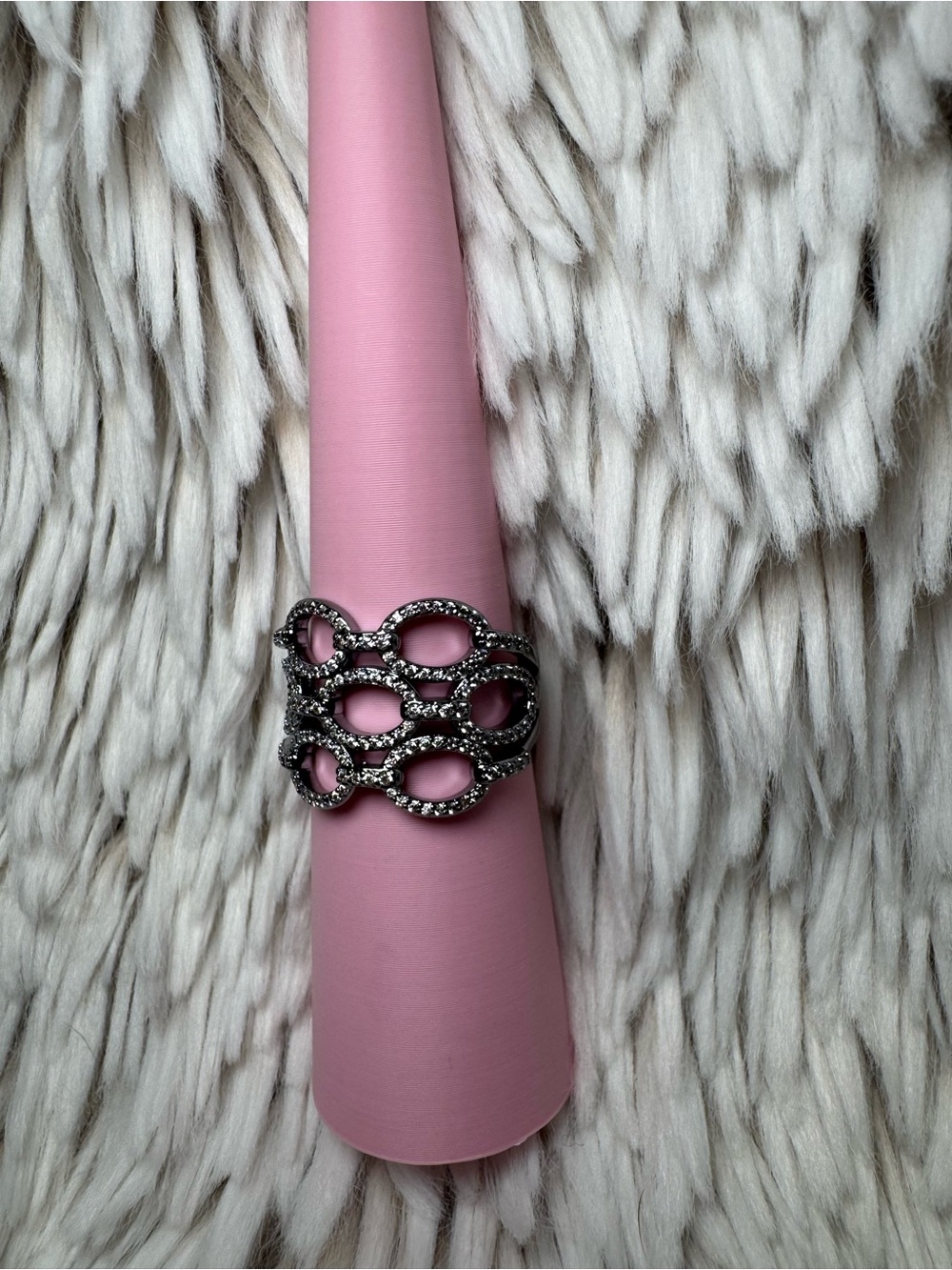 Gorgeous ring - Picture 3 of 6
